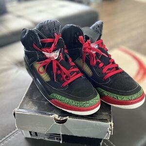 NIKE AIR JORDAN SPIZ'IKE BLACK VARSITY RED CLASSIC GREEN US 11.5 SIZE